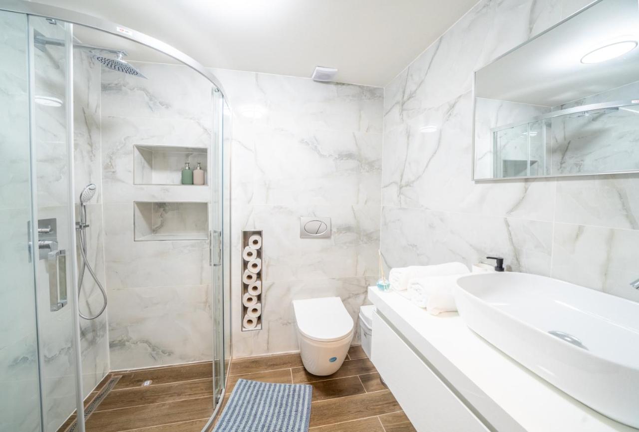 Exclusive Apartment With A View Of Prague Castle And Vltava River Exterior foto